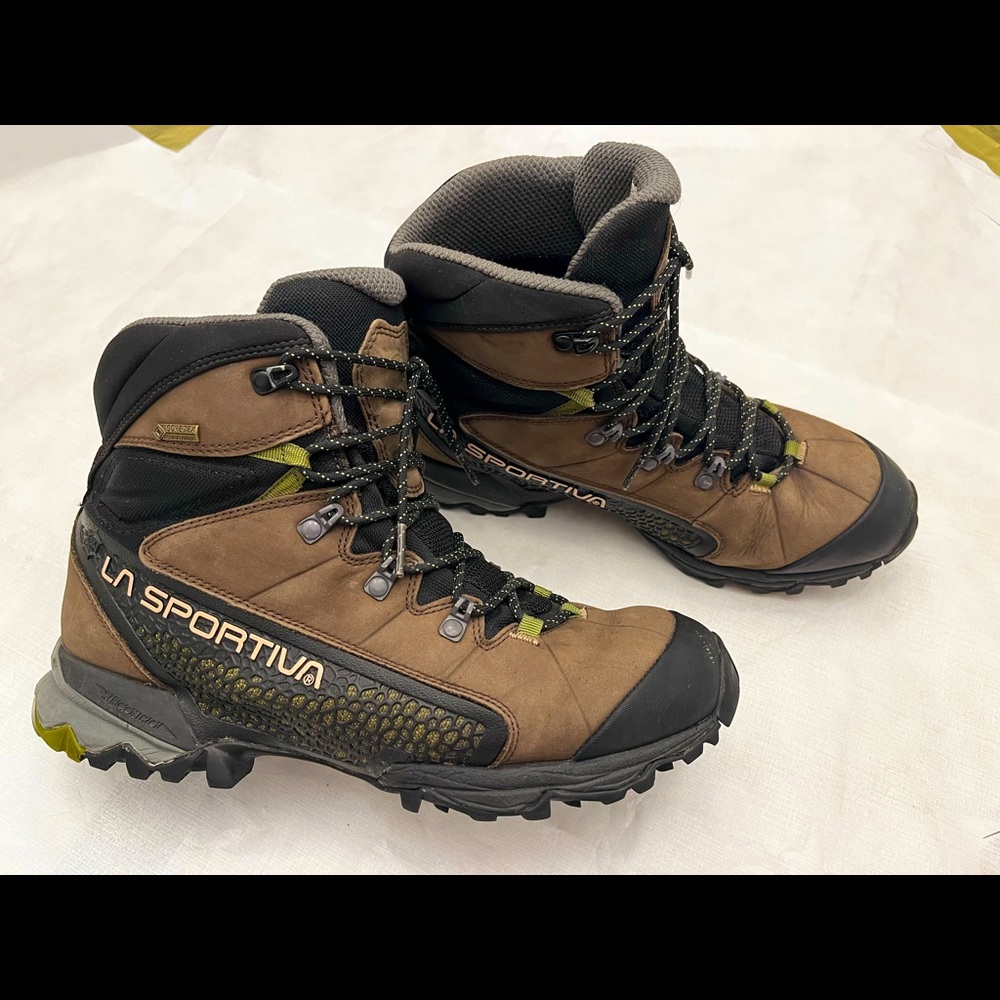 La Sportiva Nucleo High GTX mens 9.5 hiking boot